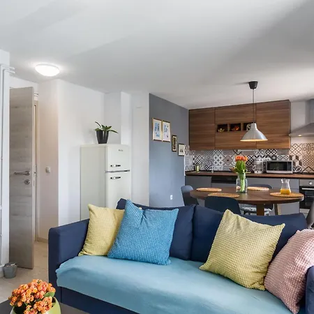 Apartment In Mit Balkon Und Ausblick Porec
