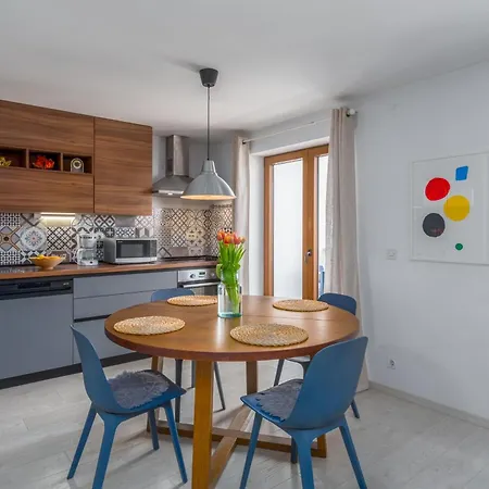 In Mit Balkon Und Ausblick Διαμέρισμα